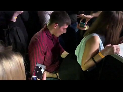 ❤️ Sexe réel dans une boîte de nuit russe. Jeune fille russe de 18 ans baisée dans l'anus et le vagin dans une boîte de nuit. ☑ Porno at fr.shadbase-xxx.ru